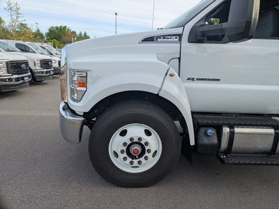 2027 Ford F-750SD Base