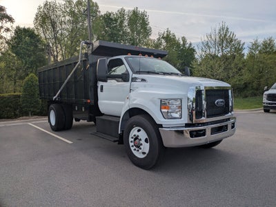 2027 Ford F-750SD Base