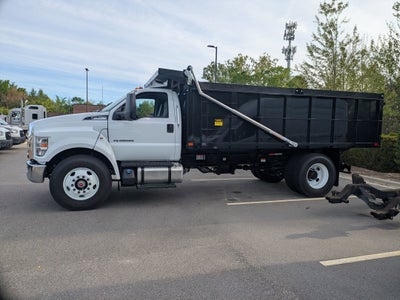 2027 Ford F-750SD Base