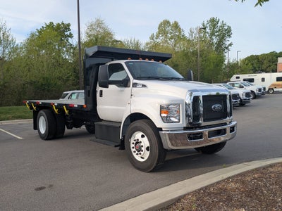 2027 Ford F-750SD Base
