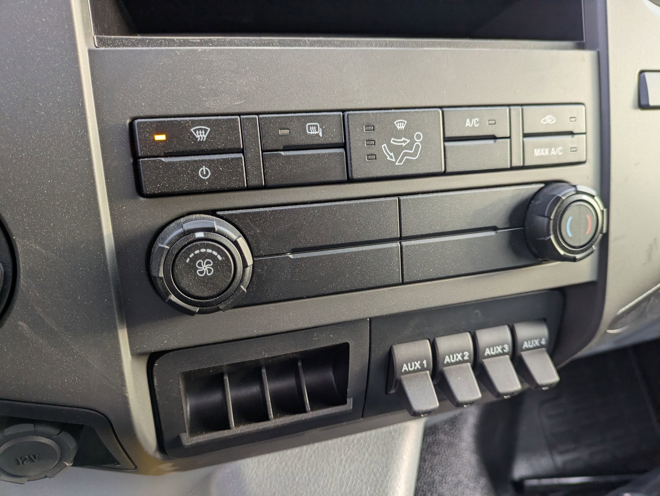 2027 Ford F-750SD Base