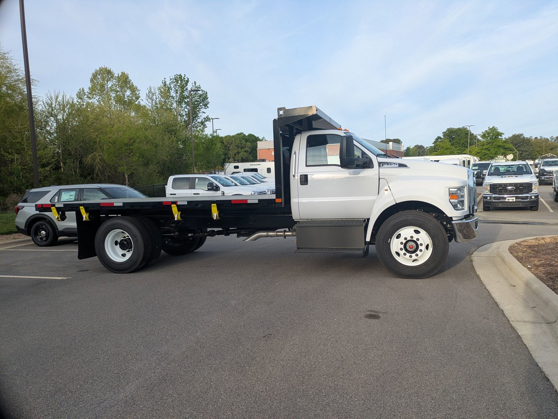 2027 Ford F-750SD Base