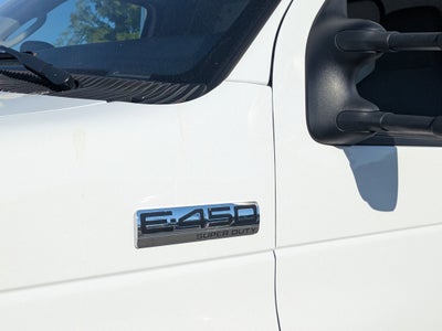 2024 Ford E-Series Cutaway Base