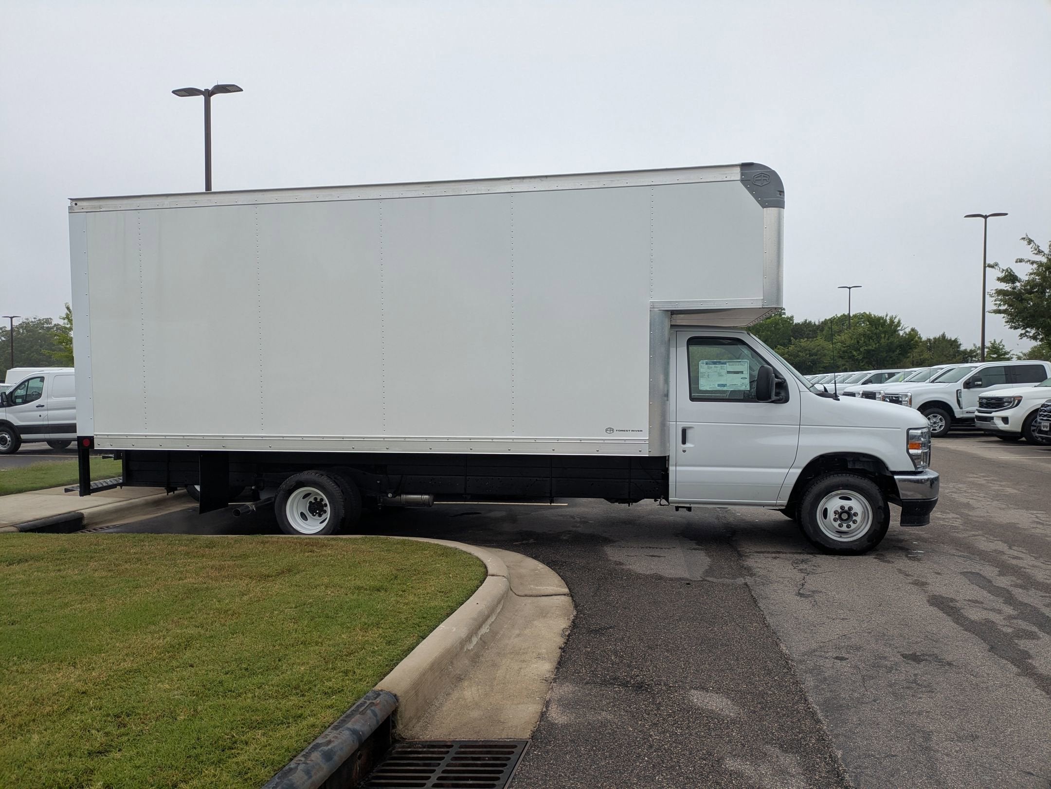 2027 Ford E-Series Cutaway Base