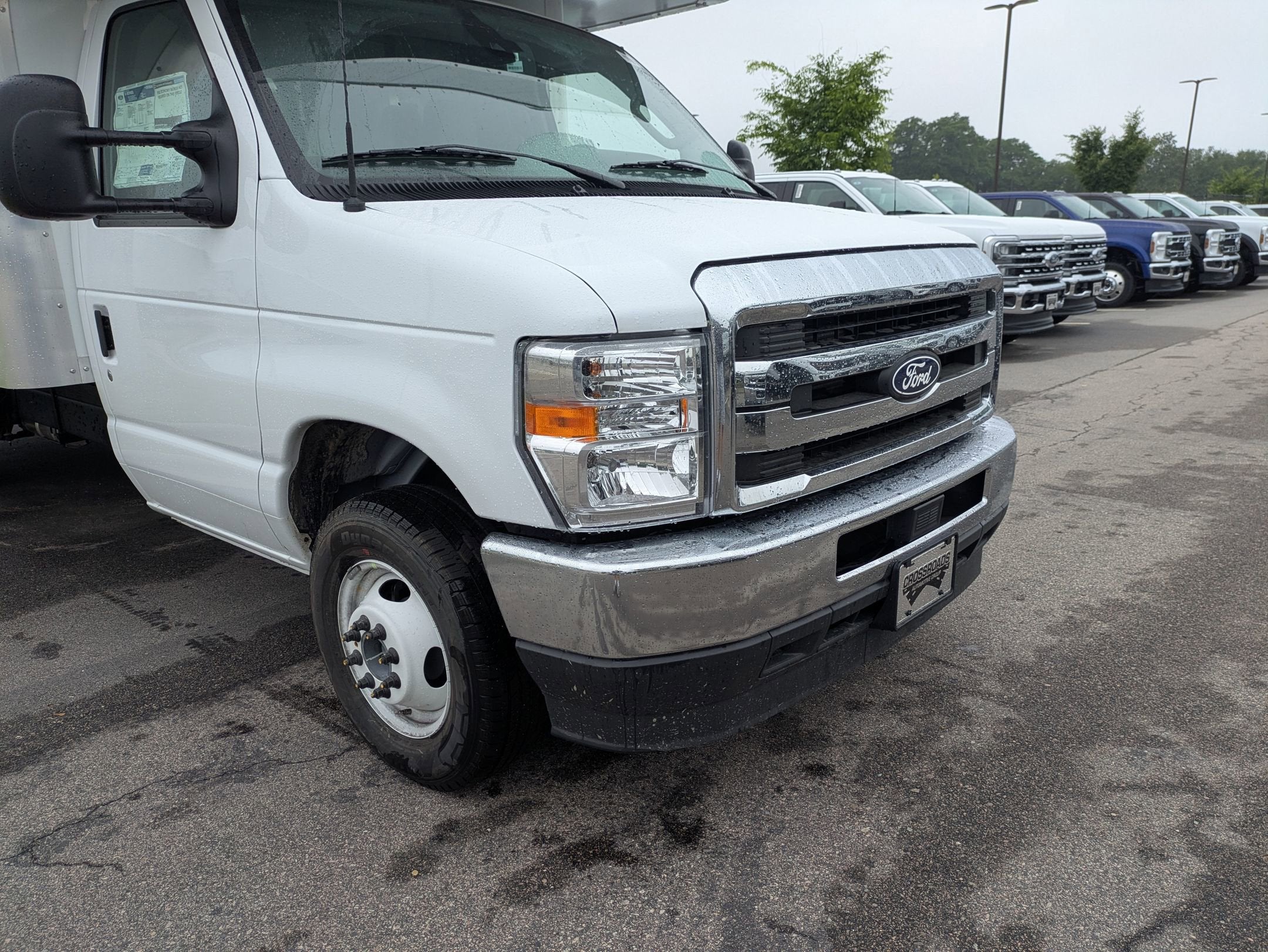 2027 Ford E-Series Cutaway Base
