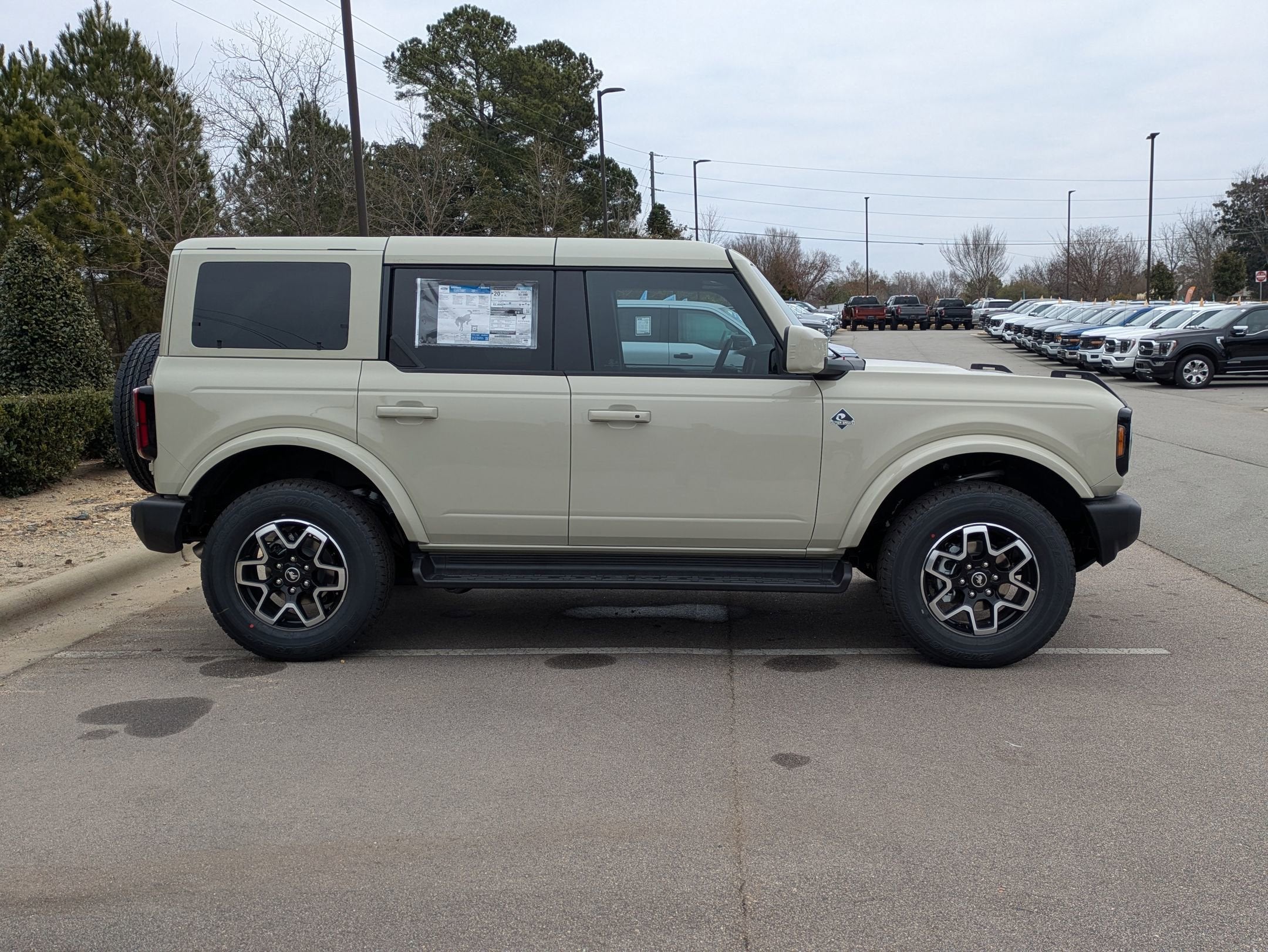 2025 Ford Bronco Outer Banks