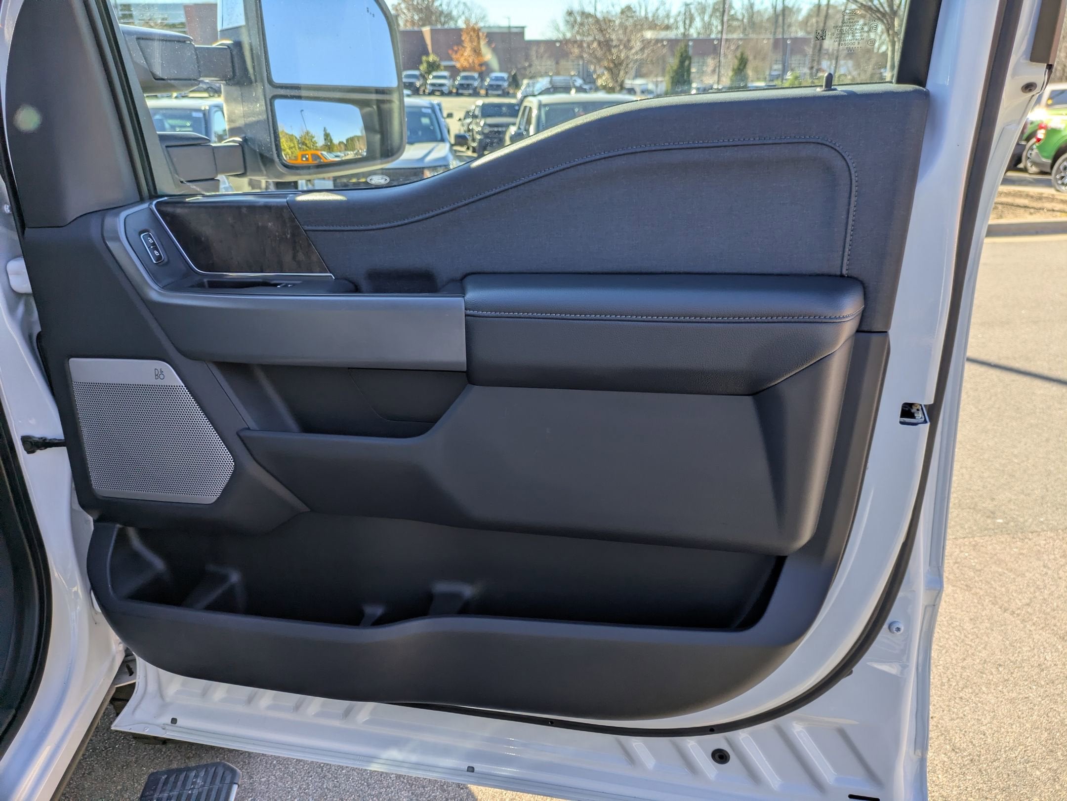 2023 Ford Super Duty F-350 SRW LARIAT