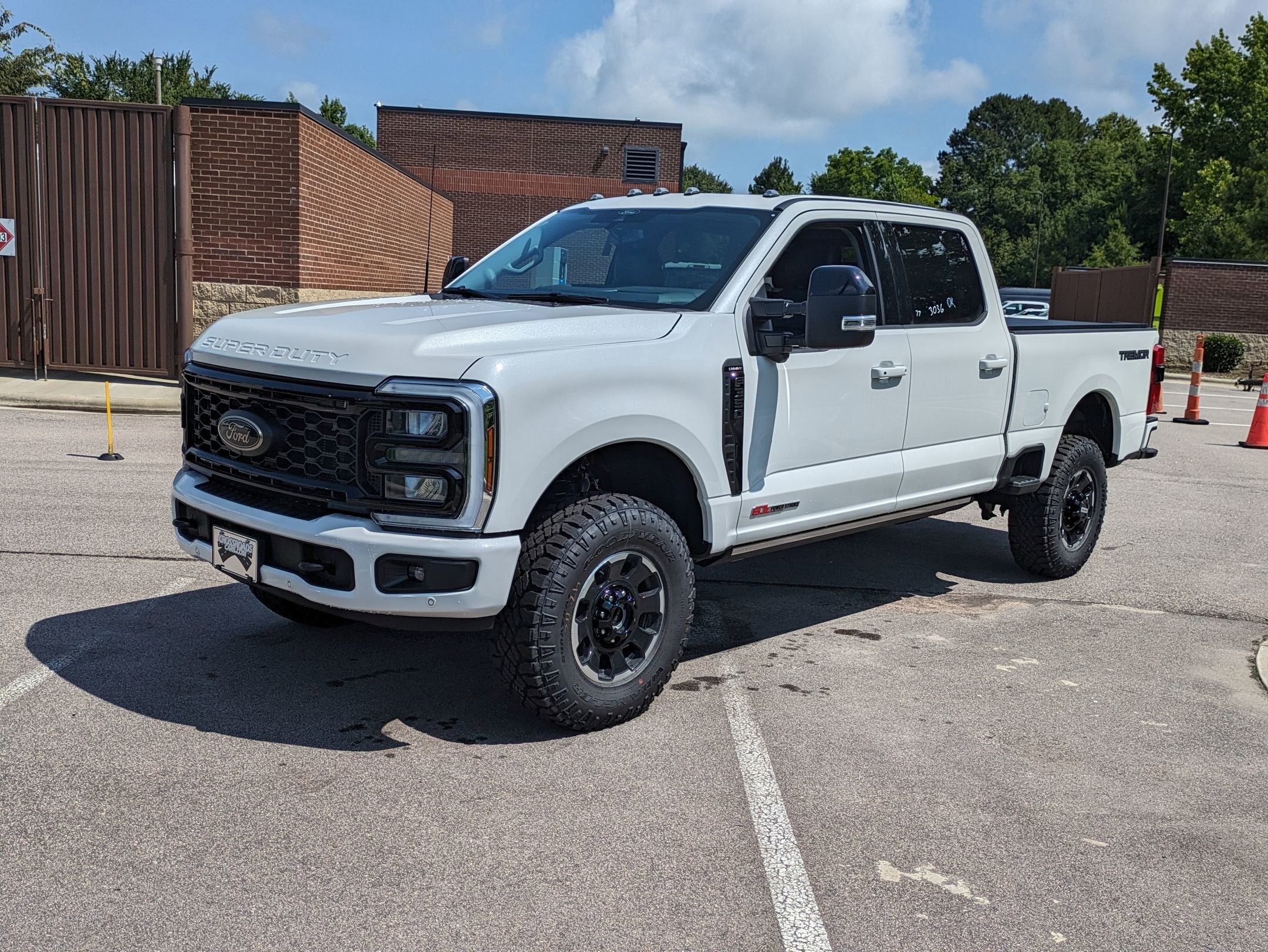 2025 Ford Super Duty F-350 SRW LARIAT
