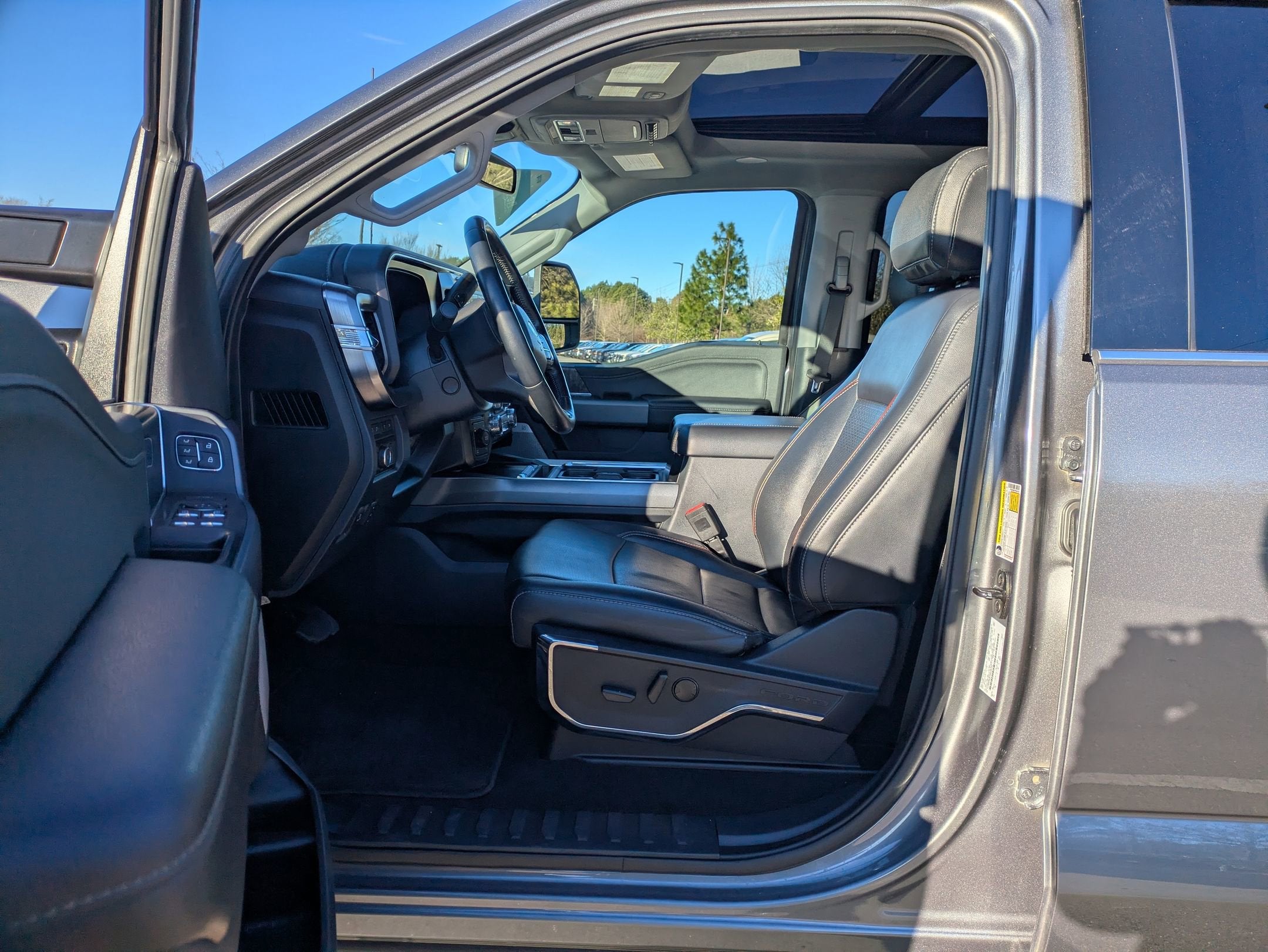 2023 Ford Super Duty F-350 SRW LARIAT