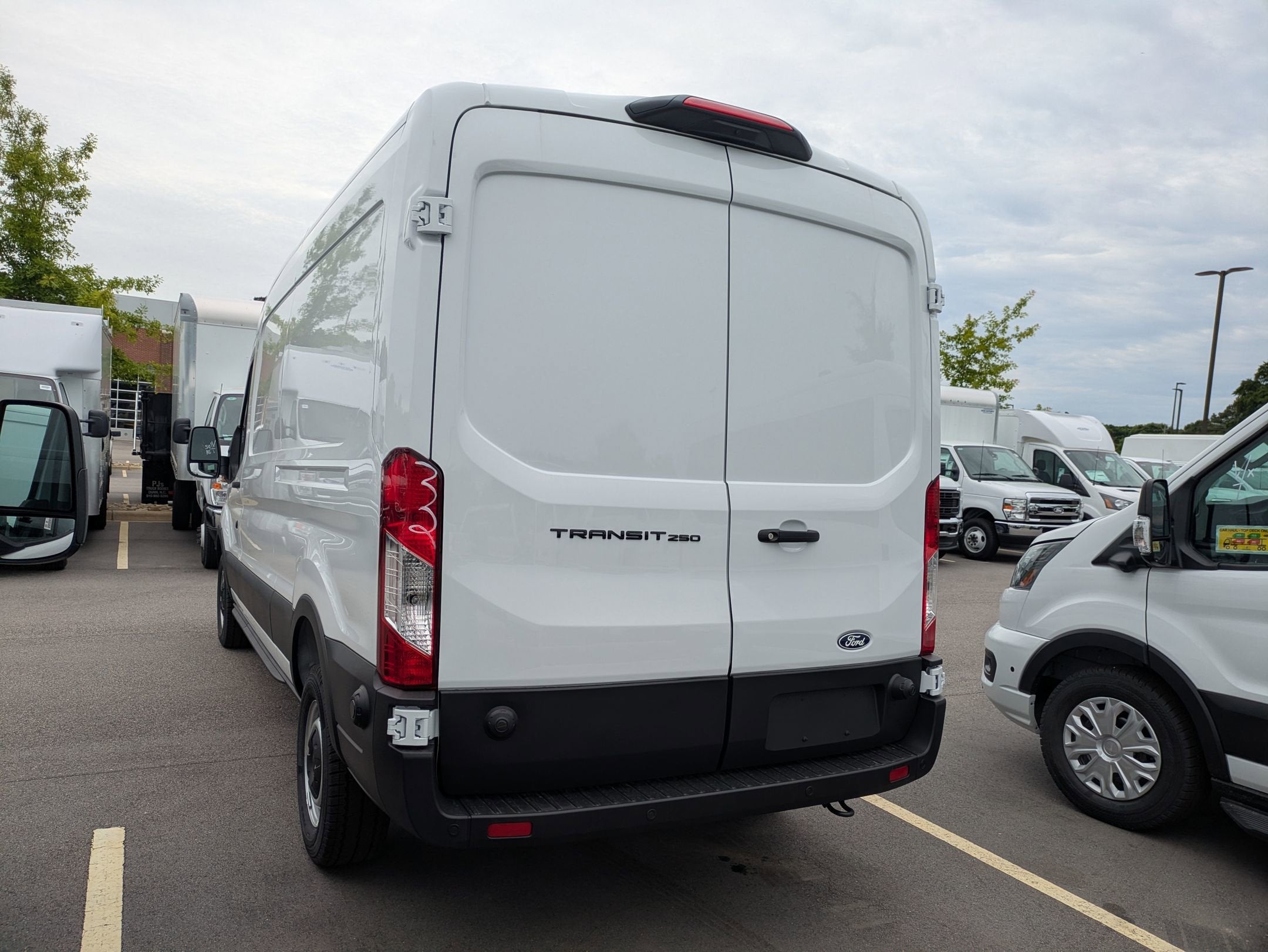 2026 Ford Transit Cargo Van Base