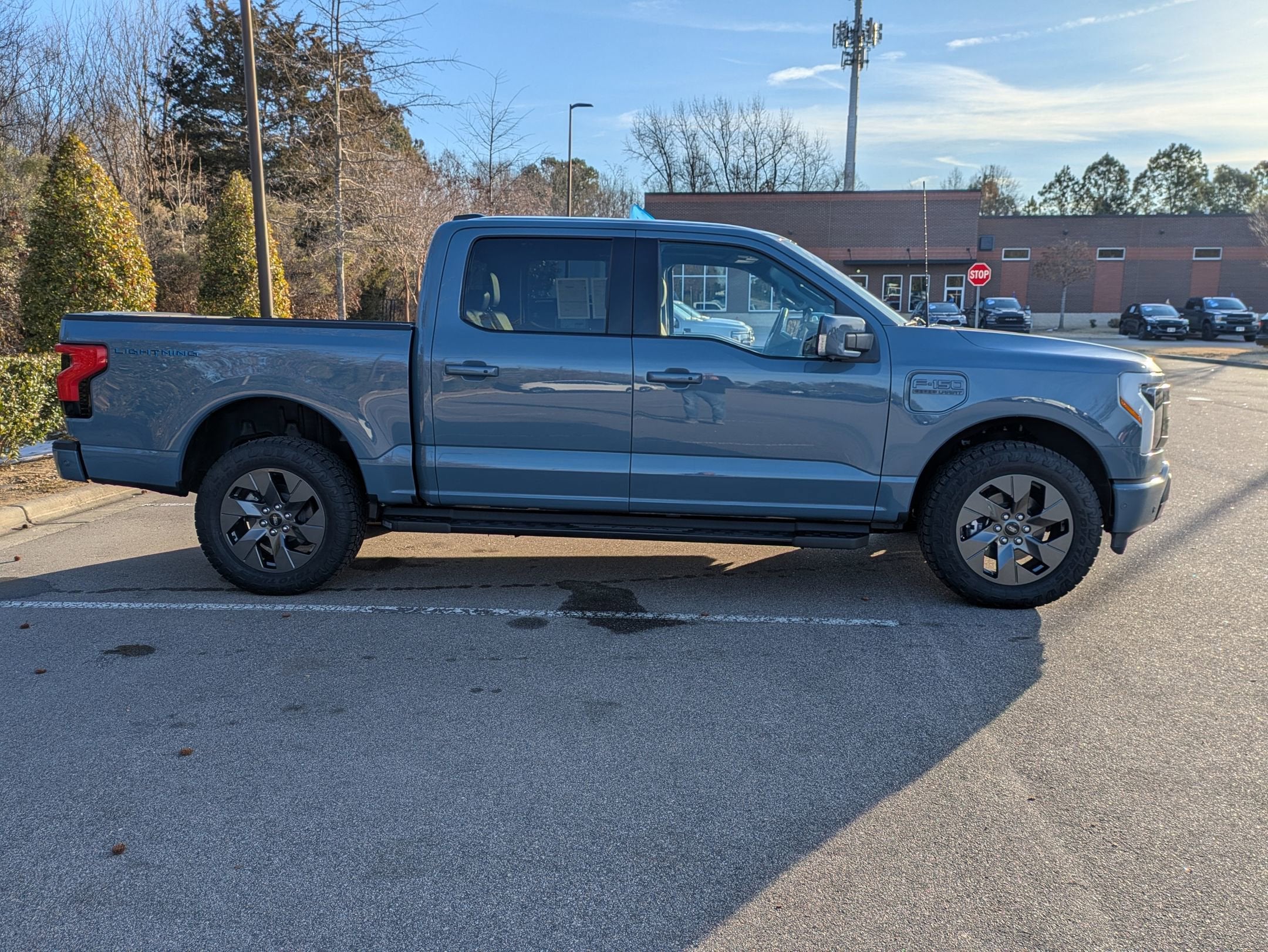 2023 Ford F-150 Lightning LARIAT