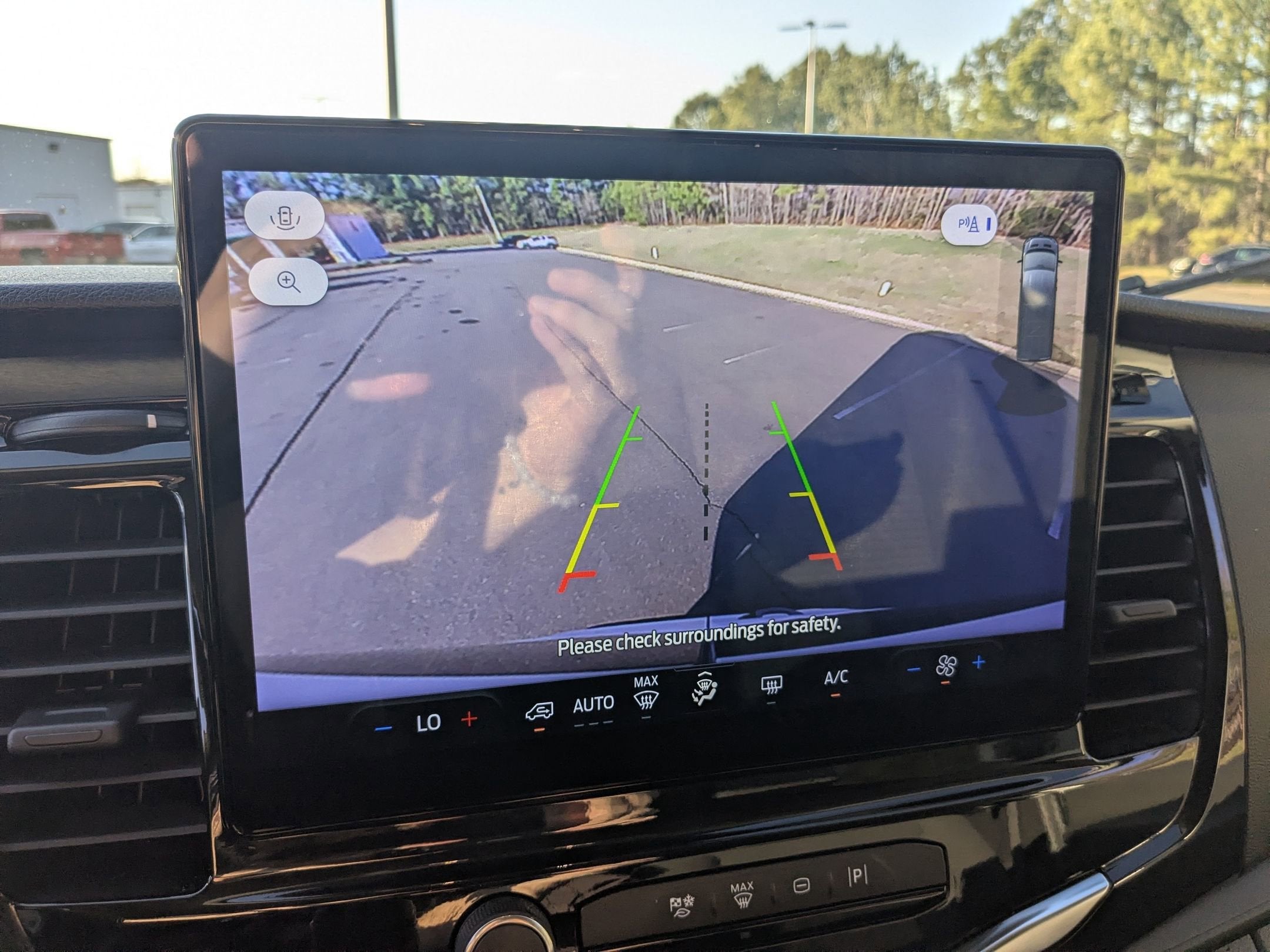 2024 Ford Transit Passenger Wagon XLT