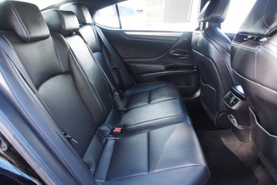 2023 Lexus ES ES 300h F SPORT Handling