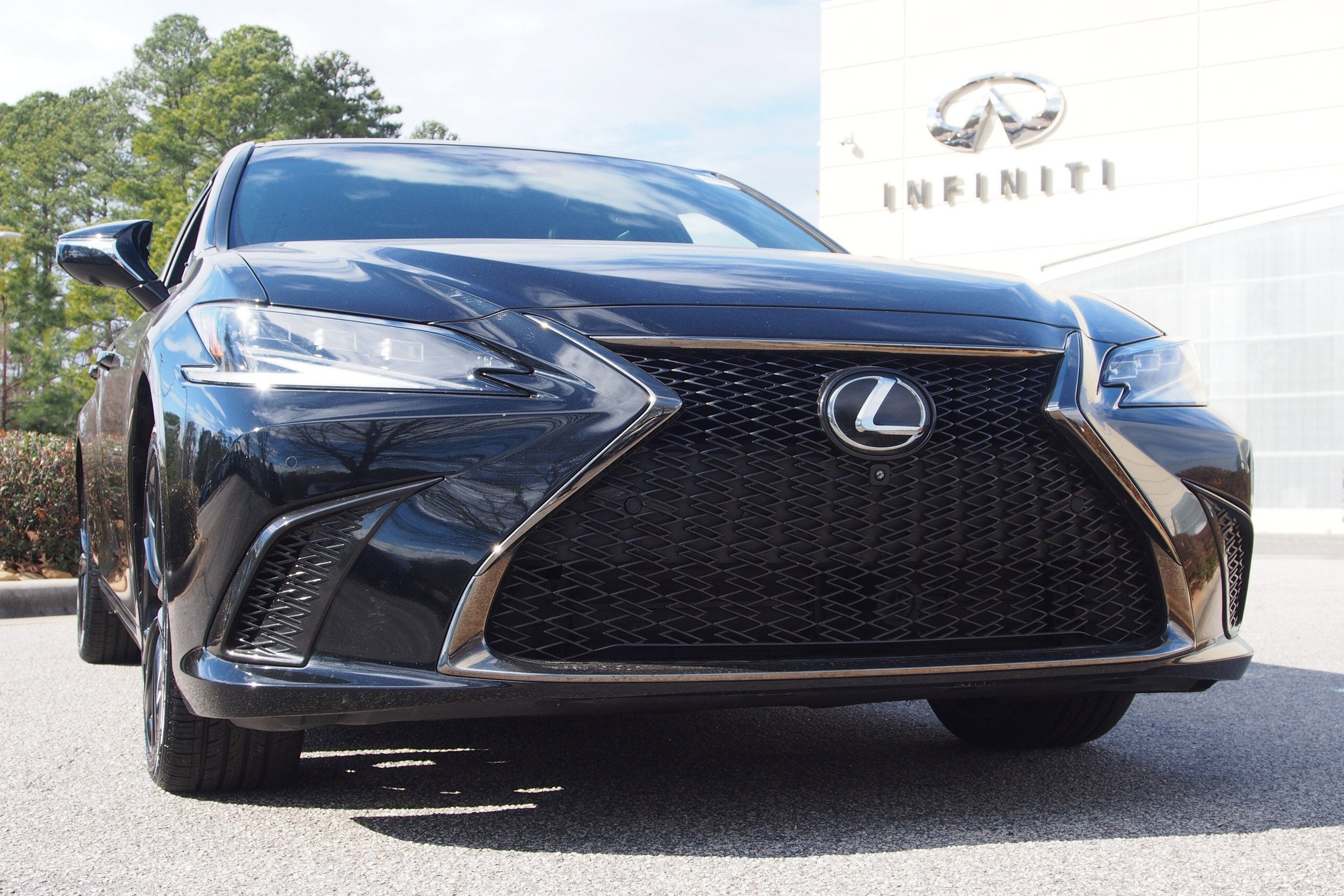 2023 Lexus ES ES 300h F SPORT Handling