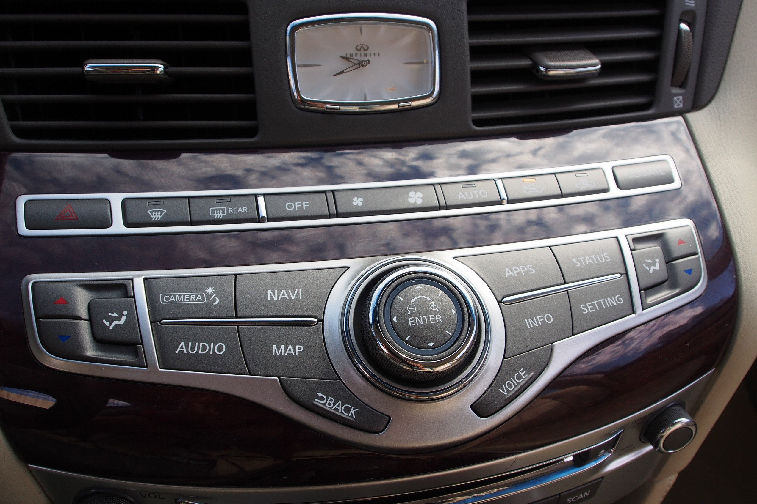 2019 INFINITI Q70L 3.7 LUXE