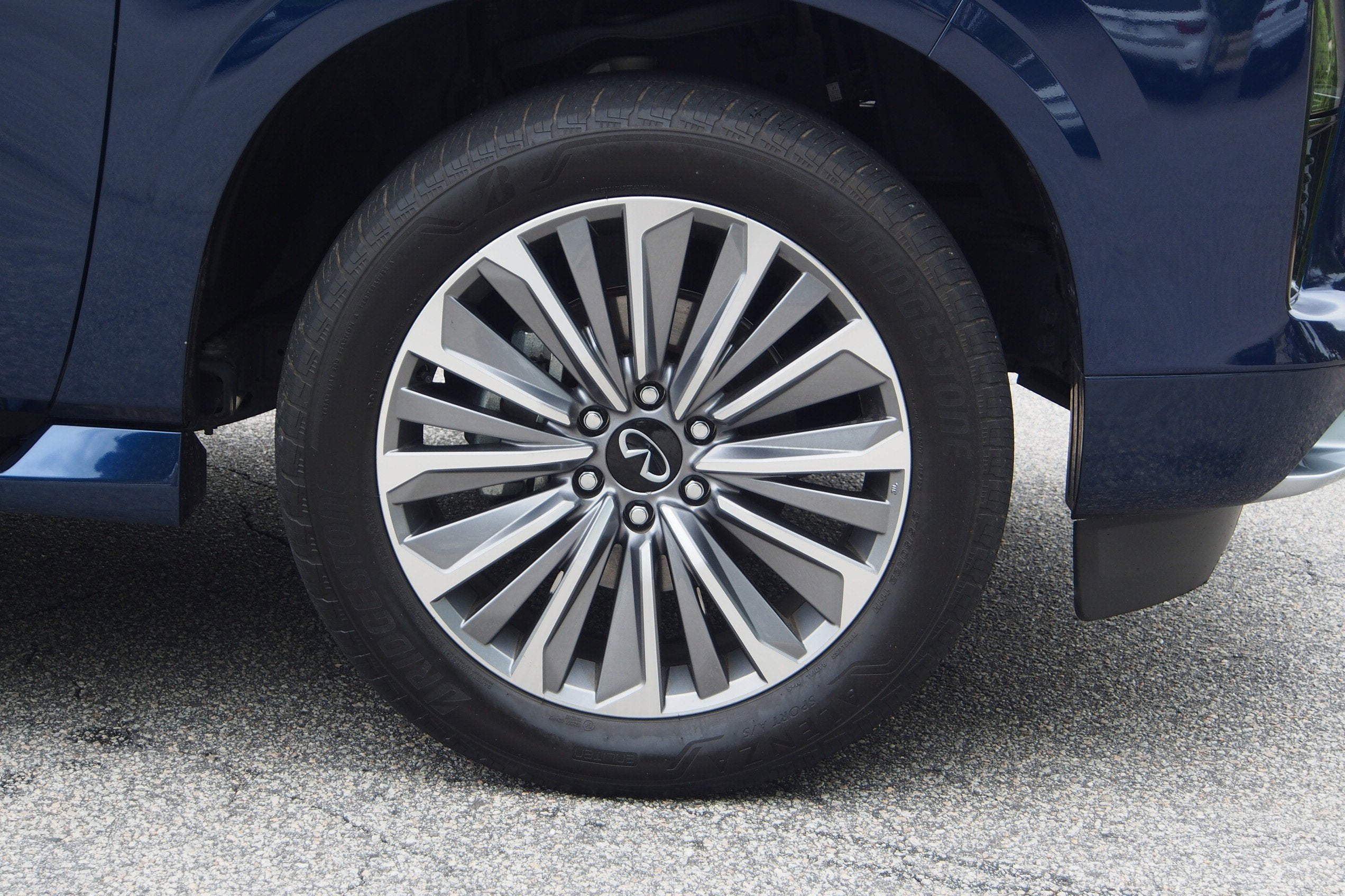 2025 INFINITI QX80 SENSORY