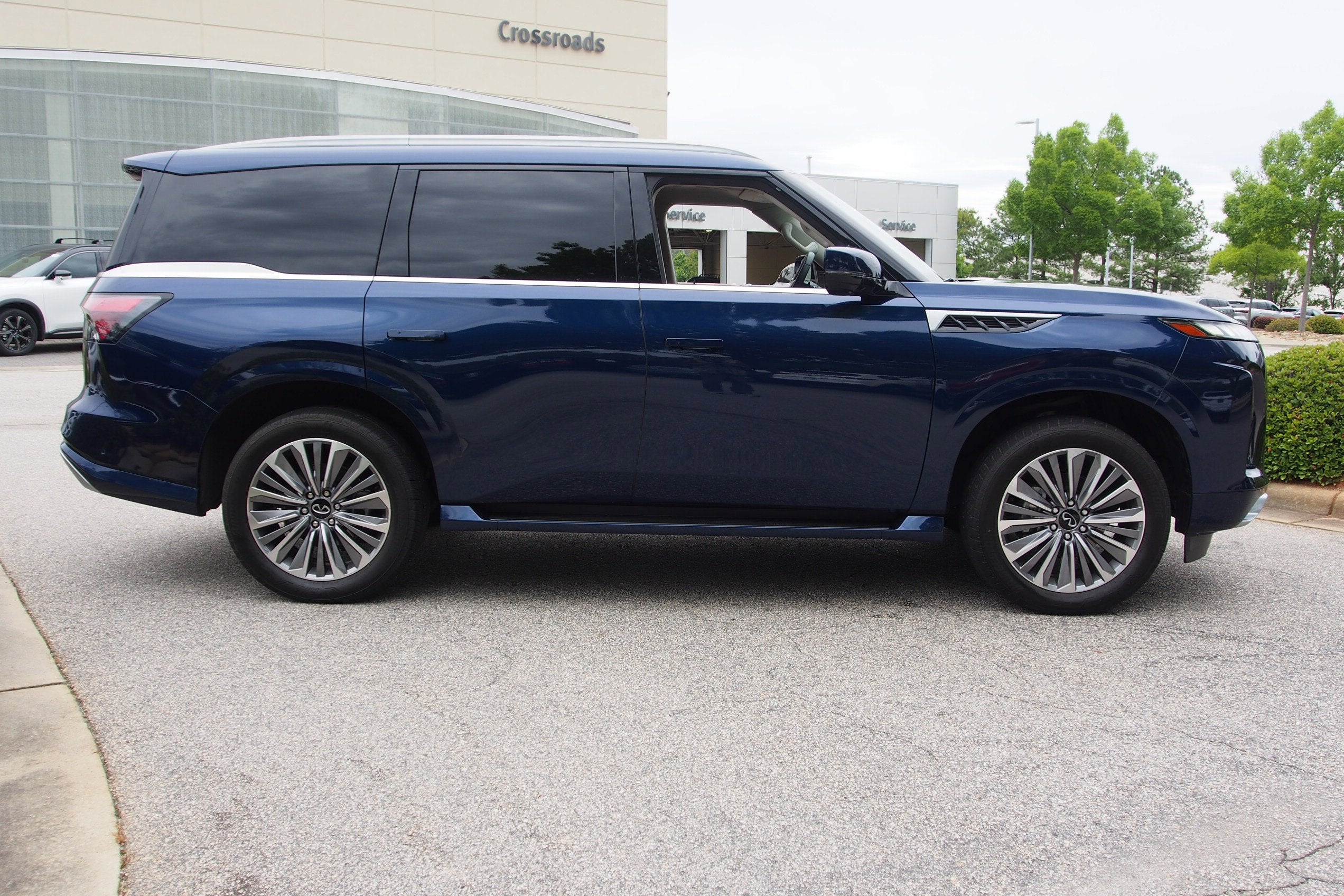 2025 INFINITI QX80 SENSORY