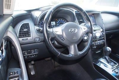 2017 INFINITI QX70 Base