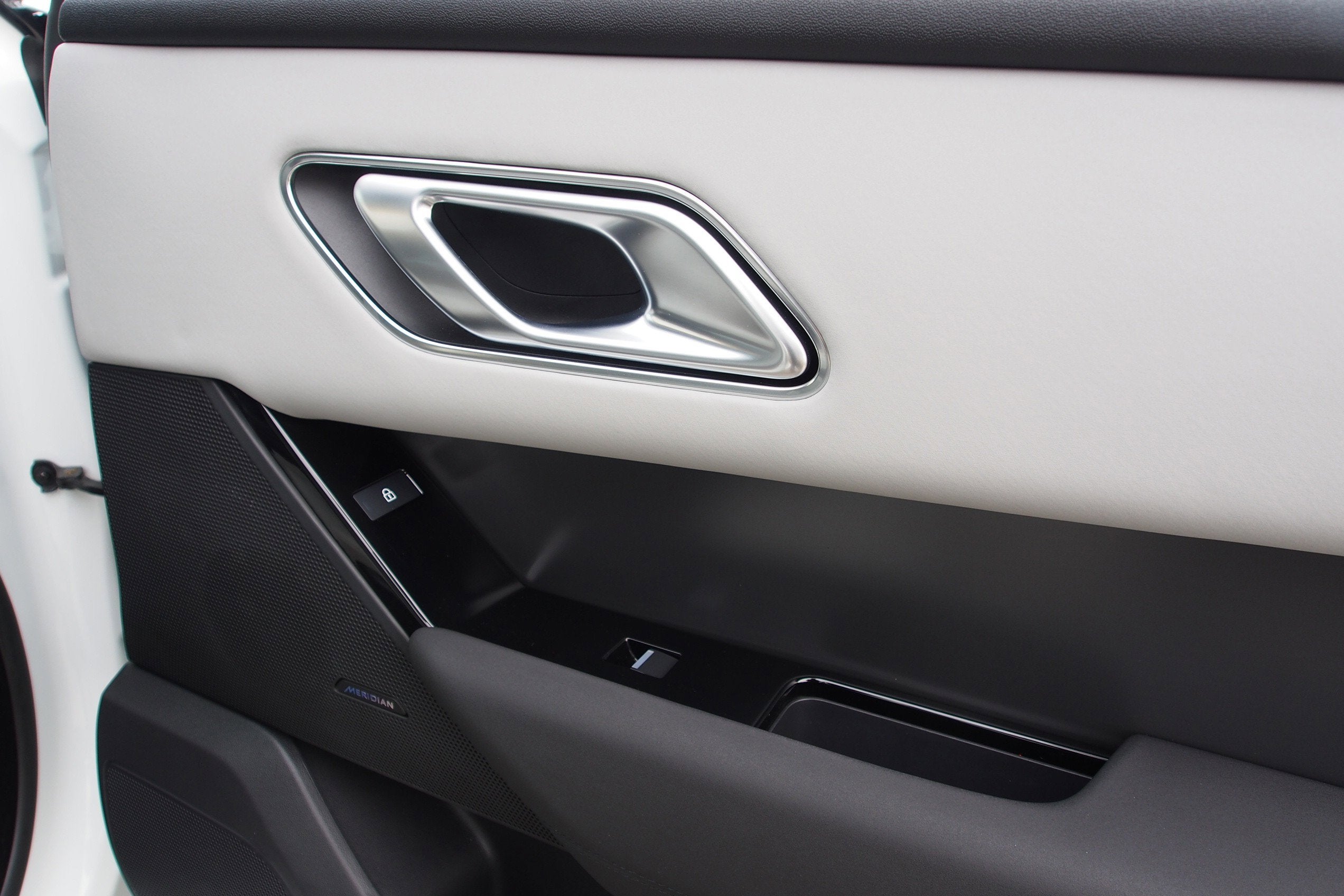 2024 Land Rover Range Rover Velar Dynamic SE