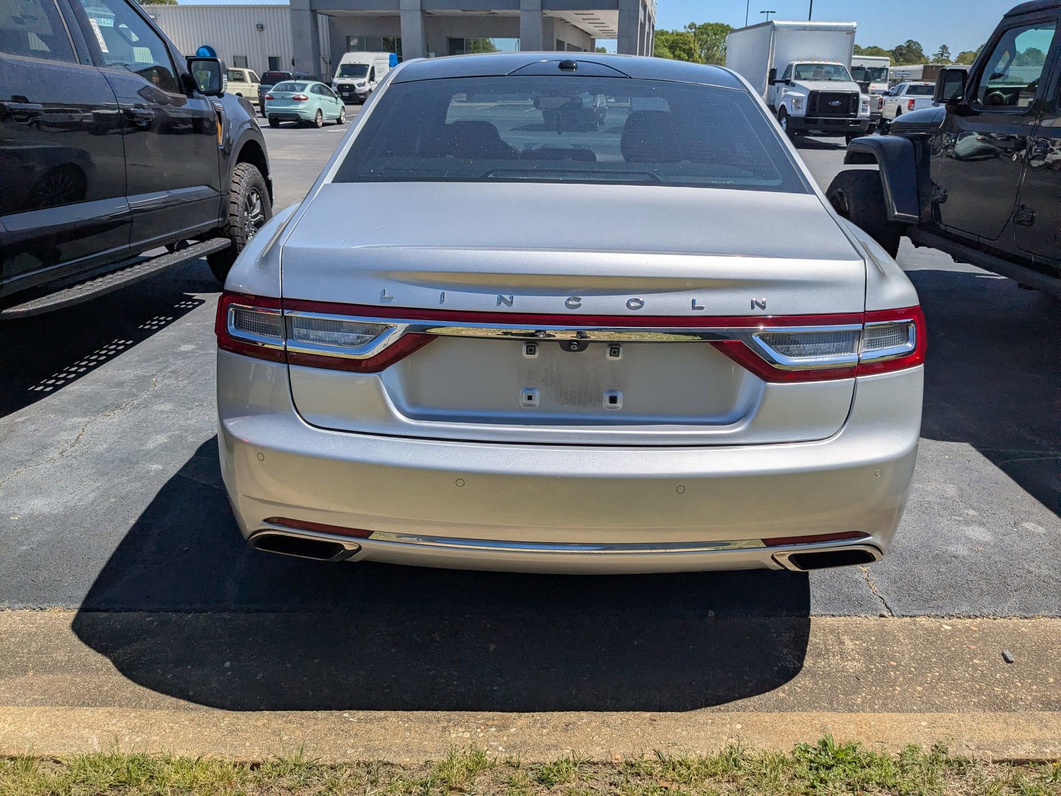 2017 Lincoln Continental Select