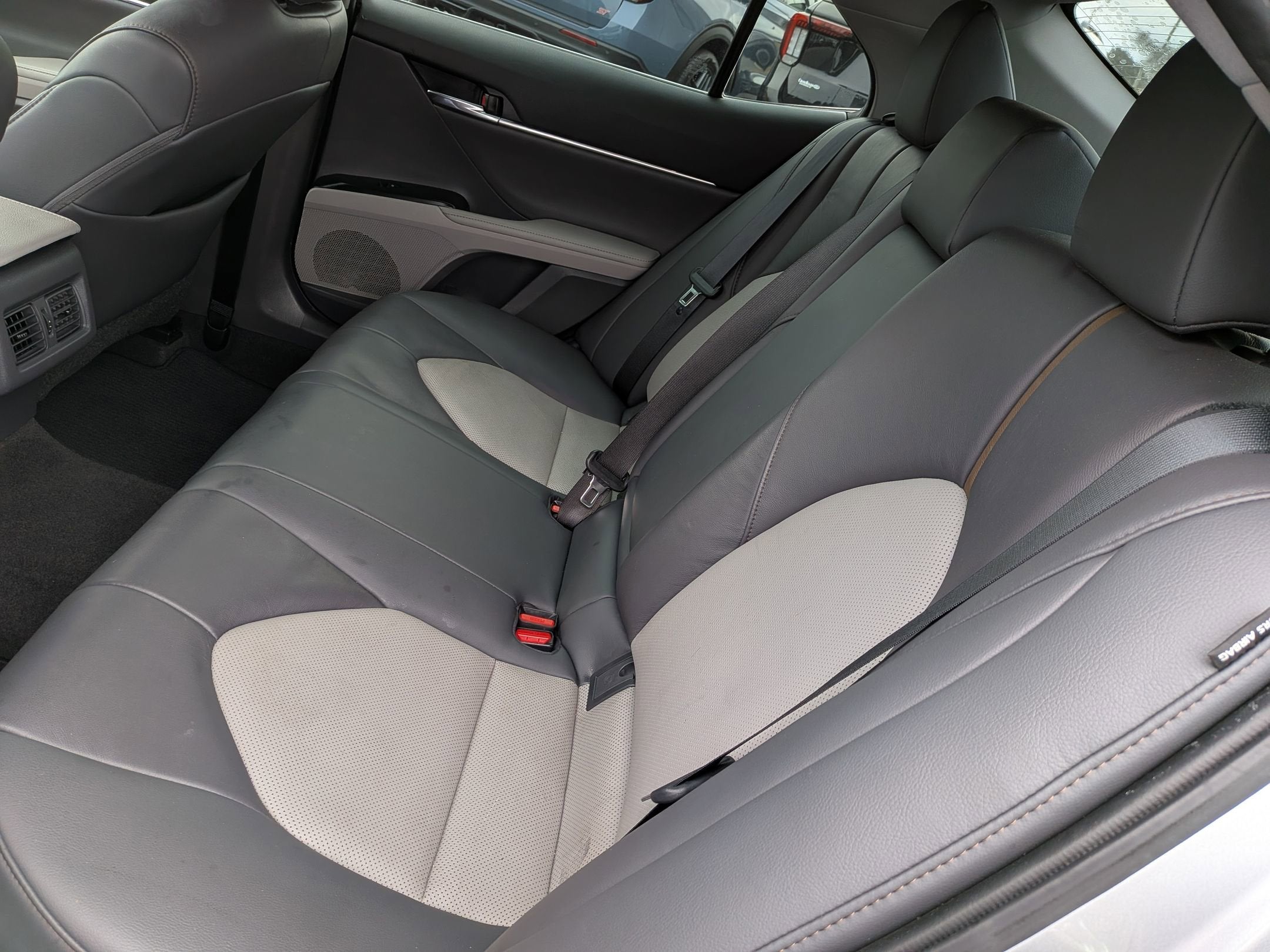 2020 Toyota Camry Hybrid XLE