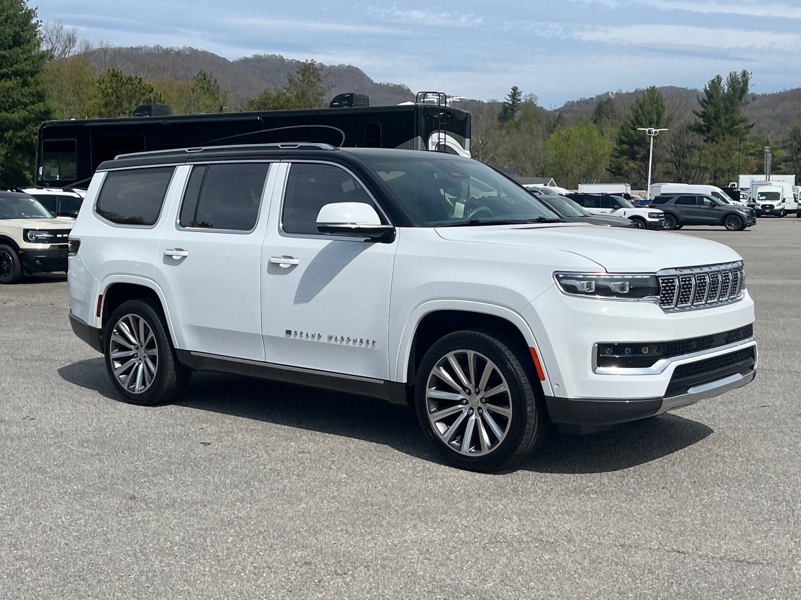 2022 Jeep Grand Wagoneer
